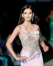 Thuzar lwin, cho i lwin, cho lein. Miss World Myanmar 2018 Han Thi