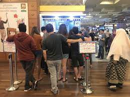 My money master sdn bhd was incepted in 2000 and is licensed under the money services business act 2011 (money services business license bearing no. Mid Valley Why Only One Money Exchange Long Queue