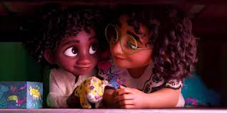 How Unlikely Encanto Scene Captures Disney's “Super Cool” Attention To  Detail Explained By Animator