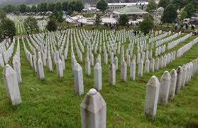 A cry from the grave tells the story of the srebrenica massacre of 1995, in which the bosnian serb army killed an estimated 7000. Premiere In Venedig Bei Film Uber Volkermord In Srebrenica War Auch Orf Beteiligt Kosmo