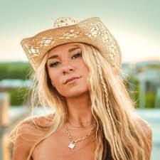 Danielle Blakey's Instagram, Twitter & Facebook