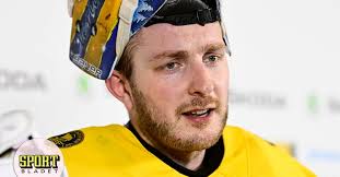 Linus Ullmark: ”Massor av tårar” (Many tears) : r/hockey