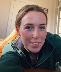 Una granjera de cuarta generación llamada caitlyn loane, que publicó videos populares de tiktok que capturan su estilo de vida rural lleno de acción, se quitó la vida a los 19 años después de publicar. 3xrt06 Wwe Flm