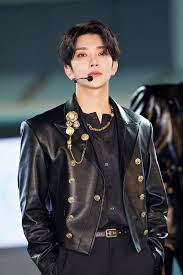 Joshua just stared at you with a grin. Seventeen Joshua On Twitter 210422 Official Photo Pledis 17 Update Carats Check Out These Tbt Photos From Our Ellen Performance Seventeenxellenshow Seventeen Joshua Https T Co S3dg6nh9dm Twitter