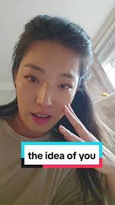 Vivian Lea's Instagram, Twitter & Facebook