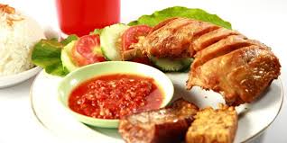 Dari sekian banyak teman nasi tersebut, kali ini idn times akan berbagai resep sambal goreng kentang yang mantap dan bisa kamu coba di rumah. 54 Gambar Ayam Goreng Lalapan Gambar Pixabay