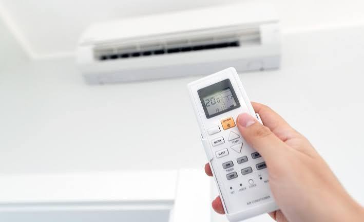 Ar-condicionado desligando sozinho: o que pode ser e como resolver?
