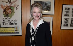 Sep 24, 2020 · veronica cartwright is an english/american actress who is working in the hollywood film industry since her childhood. Showbiz Analysis With Veronica Cartwright