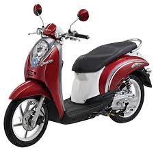 Pada gambar jelas terlihat hanya terjadi perubahan tampilan luar saja. Warna Baru Scoopy 2011 Terompahku