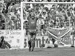 Beim fc bayern endet heute ein lebenswerk. 50 Jahre 50 Gesichter Rummenigges Rekordjahr 1981 Dfb Deutscher Fussball Bund E V