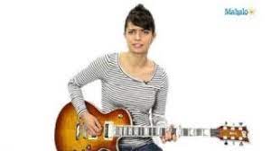 How To Play Mine By Taylor Swift On Guitar Via Youtube If Your A Beginner At Guitar And A Taylor Swift Fan W Guitar Chords For Songs Guitar Guitar Lessons