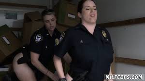 Female Cop And Inmate Black Suspect Taken On A Rough Ride - EPORNER