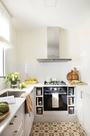 La Cocina Es Pequena Y En U Cuisine De Petit Appartement Petit Stockage De Cuisine Designs De Petite Cuisine