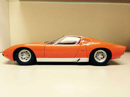 Die umverpackung ist ein bisschen staubig. Autoart 1 18 Lamborghini Miura Sv Catawiki