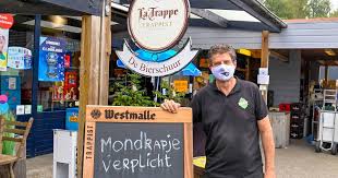 Een vreedzame bijeenkomst van meerdere uren in belgrado tegen het coronabeleid van de servische regering is opnieuw overschaduwd door geweld. In Poppel Ga Je Op Cafe Plassen Met Mondkapje Op Als Je Hier Logica Op Los Laat Ben Je Spoor Snel Kwijt Tilburg E O Bd Nl