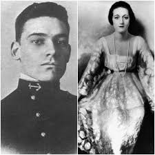 Earl Winfield “Win” Spencer Jr. și Wallis Warfield. Se căsătoresc noiembrie  1916, divorțează decembrie 1927. Un colaj de aici: en.redshirtsalwaysdie  (Peste 6 luni Wallis se recăsătorește cu Ernest Aldrich Simpson,  transportator maritim