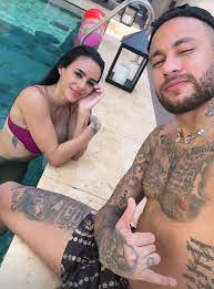 Neymar e Bruna Biancardi posam juntinhos após 10 dias separados