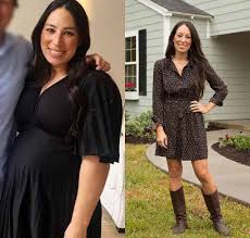 Ok Usa The Fixer Uppers Are Coming Back With An Even Better Show Chip And Jo Chip And Joanna Gaines Lawn Care Companies