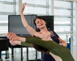 Jun 15, 2021 · egor filipenko fra rælingen er ikke blant dommerne når «skal vi danse» starter en ny sesong. Kylian One Of A Kind