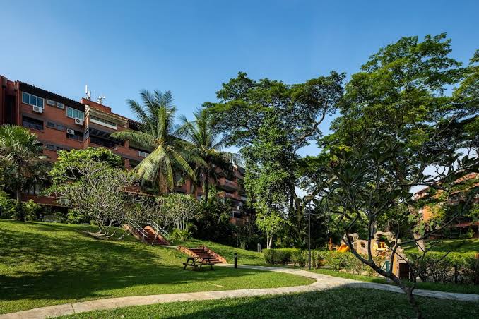 Split opinions as Loyang Valley residents await outcome of third $880 mil  en bloc bid - Singapore Property News