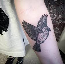 Jun 25, 2021 · when fans started to dissect images of the fenty beauty founder from earlier in the week, they noticed that the design appeared to have been covered up by a different tattoo. Tattoos By Hannah Pixie Sykes Tattoo Ideas Artists And Models