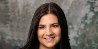 Lacey Voss's Instagram, Twitter & Facebook