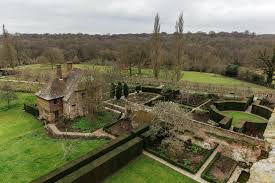 London and south east national trust. Sissinghurst Castle Garden The Garden Historians