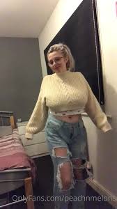 Peachnmelons Nerd Busty Tease Her Huge Boobs And Shows Ass Cheeks Onlyfans  Video | Thothub.