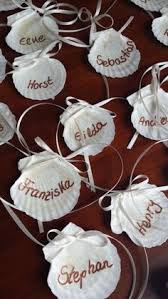 Tischkarten Hochzeit Ideen Beautiful Tischkarten Hochzeit Ideen In 2020 Namensschilder Hochzeit Tischkarten Hochzeit Hochzeitsgastgeschenke