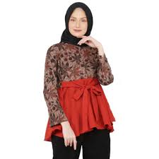 Mulai dari lengan pendek, lengan panjang untuk muslimah, batik kombinasi untuk kerja. Jual Gallery Ilka Blouse Batik Kombinasi Modern Atasan Wanita Floral Polos Terbaru Juni 2021 Blibli