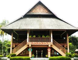 Hal tidak lepas dari status maluku utara yang pernah menjadi wilayah provinsi maluku sebelum menjadi sebuah provinsi pada tahun 1999. Keunikan Rumah Adat Panggung Bubungan Lima Provinsi Bengkulu Tipstriksib