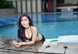 Yohanna Bugil - 9 photos