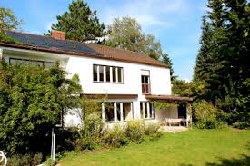 Die meisten menschen kaufen nur einmal im leben ein haus, deshalb ist es wichtig sich zuvor genau über die eigenen vorstellungen klar zu werden. Immobilien Regensburg Einfamilienhaus Freistehend Im Regensburger Westen Prufening