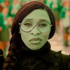 I need to talk about Elphaba lowering her and Fiyero ONTO THE BED 🔥