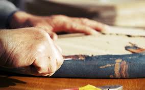 Do you have a damaged table that you're looking to refurbish? 2021 Furniture Refinishing Cost Cost To Refinish Wood Furniture