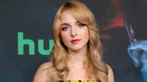 Melanie Lynskey dit que Cate Blanchett et Sarah Paulson ont prêté leurs  bandes-annonces sur 'Mrs. America' pour qu'elle puisse allaiter en privé