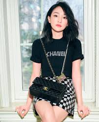 Do đó, việc ngủ giường riêng là nhằm đáp ứng nhu cầu tâm lý và thể chất của trẻ. Chau Táº¥n Chuá»™ng Máº·c Tá»'i Giáº£n Vnexpress Giáº£i Tri