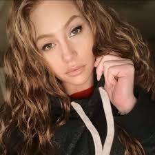 Maranda Lee's Instagram, Twitter & Facebook