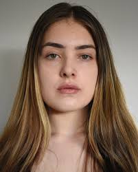 the many faces of Emily Bochno 😊 new corporate headshots hope you like 👍  . . . . #sydney #corporate #businessgirlie #admin #corporateheadshot  #sydneymodel