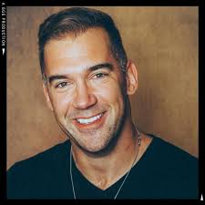 What You Need to Know About Someone Before Committing feat. Lewis Howes —  Girls Gotta Eat