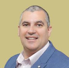 Learn about the Mentors helping entrepreneurs in our program