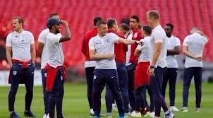 ويواجه منتخب إنجلترا يوم الاحد 13 يونيو منتخب كرواتيا في أولى مباريات المجموعة د في بطولة أمم أوروبا، وكان منتخب إنجلترا قد تمكن من تخطي منتخب رومانيا ومنتخب النمسا في. ØµØ­Ù Ø¥Ù†Ø¬Ù„ÙŠØ²ÙŠØ© Ù‚Ø±Ø¹Ø© Ø§Ù„Ø£Ø­Ù„Ø§Ù… ÙˆØ¶Ø¹ØªÙ†Ø§ Ø¨Ø¬Ø§Ù†Ø¨ Ø¨Ù„Ø¬ÙŠÙƒØ§ ÙˆØªÙˆÙ†Ø³ ÙˆØ¨Ù†Ù…Ø§