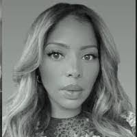 Leah Cruse's Instagram, Twitter & Facebook