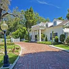Own A Piece Of Old Hollywood Hollywood Homes Celebrity Houses Celebrity Real Estate