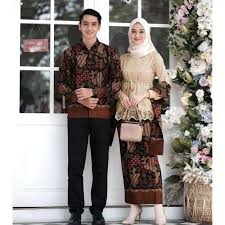 Pos tentang sarimbit batik couple yang ditulis oleh nadwie. Baju Batik Couple Untuk Lamaran