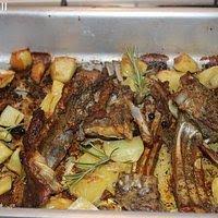 Il pollo alla cacciatora è una delle più classiche e tradizionali ricette italiane di origine toscana che permette di realizzare un gustosissimo piatto a base di pollo. Capretto Alla Cacciatora Ricette Ricette Di Cucina Gustosa Ricerca