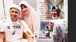 Sebelum anda membaca lebih jauh lagi, tonton video. Di Malaysia Ustaz Arifin Ilham Bagi Kabar Terbaru Bareng 3 Istrinya Istri Pertama Sebut Adik Madu Tribunnews Com Mobile