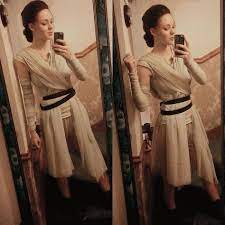 Von der einfachen prinzessin leia frisur. Star Wars Rey Kostum Selber Machen Diy Anleitung Maskerix De Kostume Selber Machen Star Wars Kostum Damen Jedi Kostum