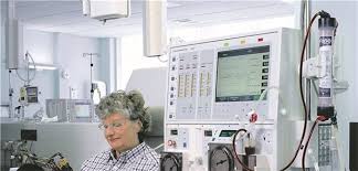 Bei der hämodialyse werden die betroffenen mehrfach in der woche an ein dialysegerät angeschlossen, bei der artikelinhalte im überblick: Entscheidungshilfen Zu Dialyse Im Alter