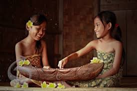 Menurut kamus besar bahasa indonesia (kbbi) arti kata main adalah melakukan kegiatan suatu permainan untuk. Gambar Permainan Tradisional Congklak 1 Belajar Diluar Kelas Indonesia